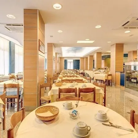 Hotell Dolcevita Park & Included 3*