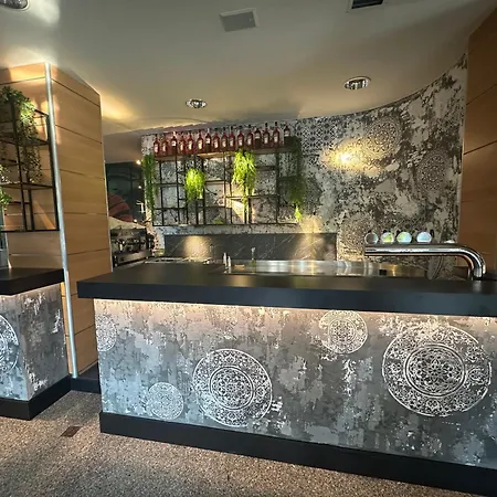 Hotell Dolcevita Park & Included