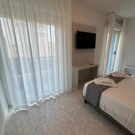 Ξενοδοχείο Dolcevita Park & Included 3*
