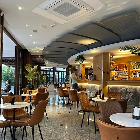 Ξενοδοχείο Dolcevita Park & Included 3*