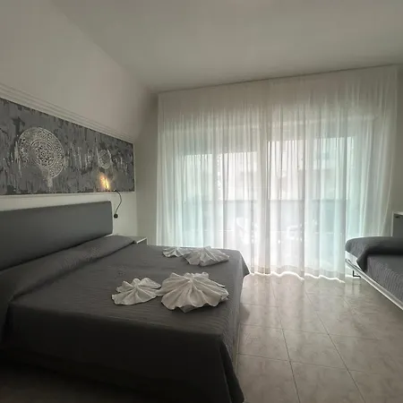Ξενοδοχείο Dolcevita Park & Included 3*
